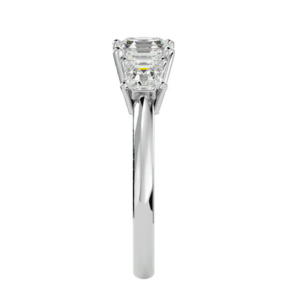 Rüya side emerald diamond engagement ring