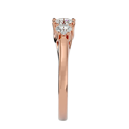 Fang side round diamond engagement ring